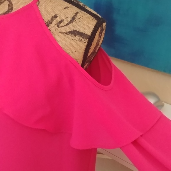 NWOT Micheal Kors Cold Shoulder Top - Picture 6 of 7